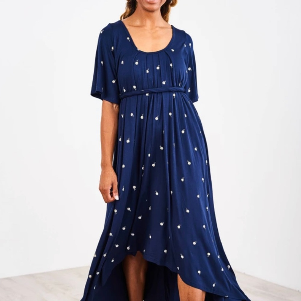 NWT navy daisy pleated dress